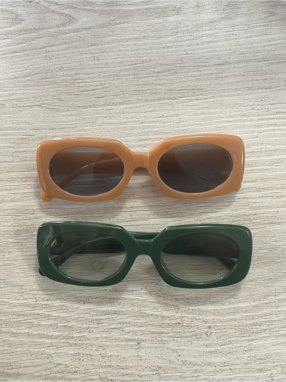 Retro Rectangle Sunglasses in Tan and Forest Green
